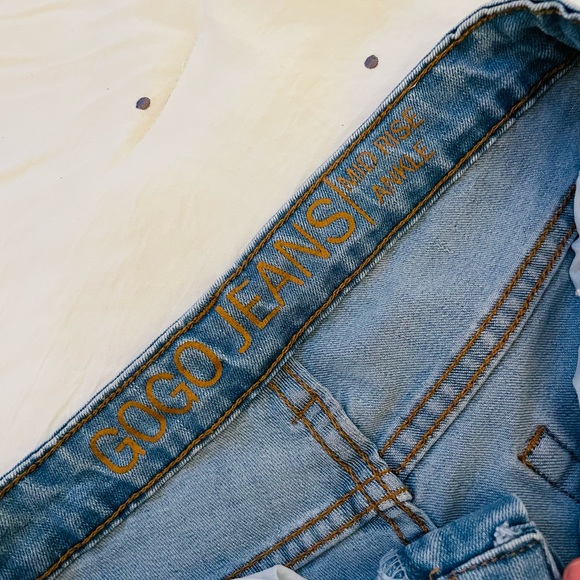 GOGO Distressed Jeans - Picture 3 of 4